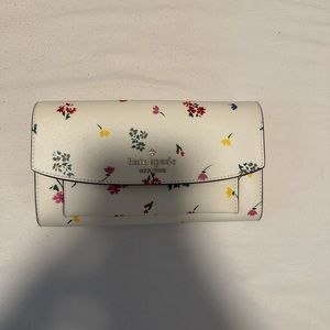 White flower Kate Spade wallet